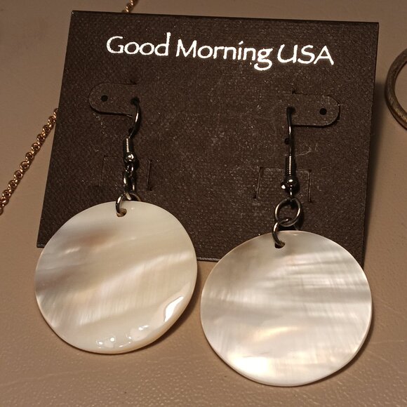 3 pc jewelry lot - marble tones w/ gold tone necklaces & shell earrings - NWT - - Picture 7 of 13